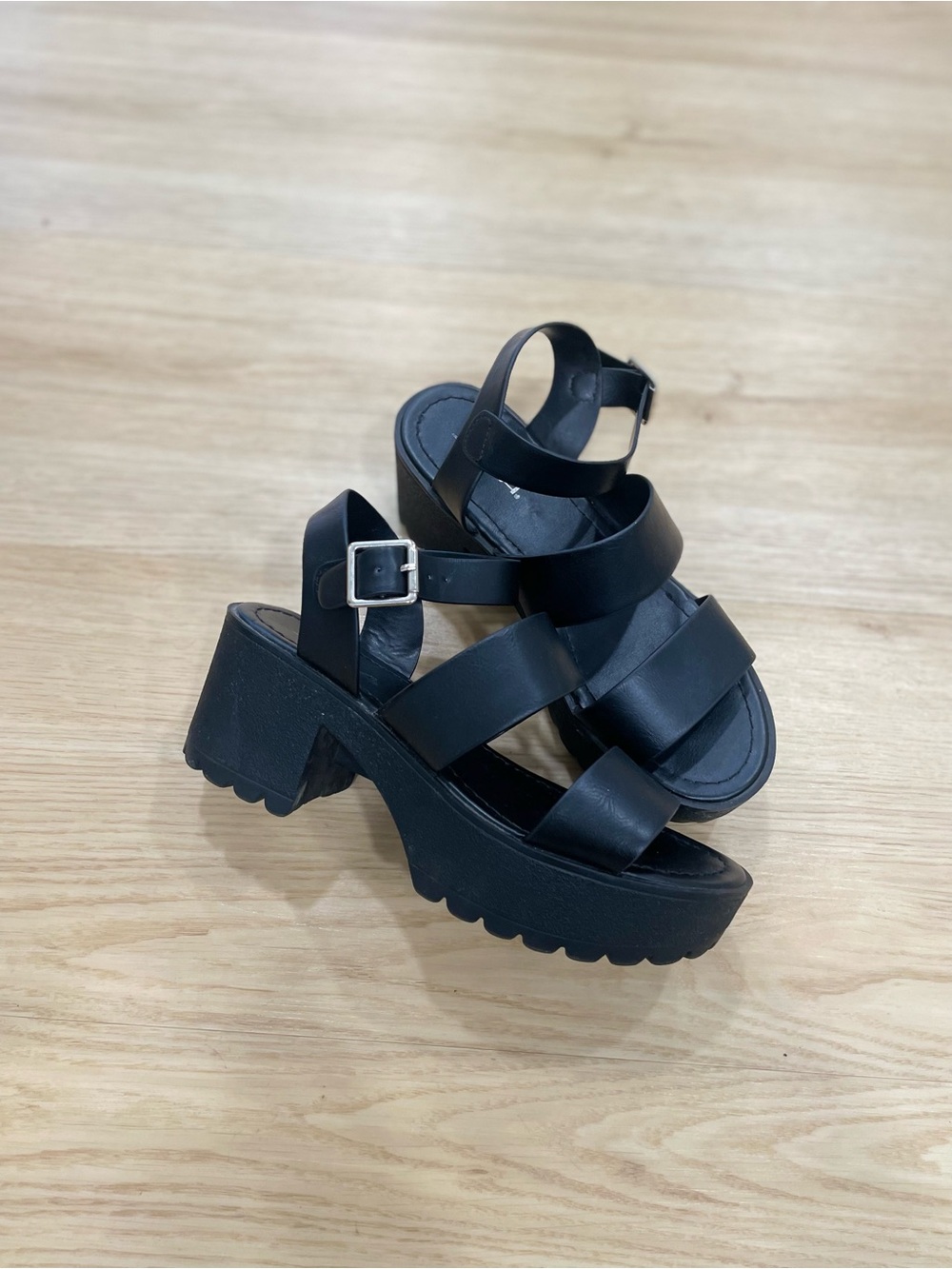 Soda black platform sandals with chunky heel and adjustable straps size 7.5